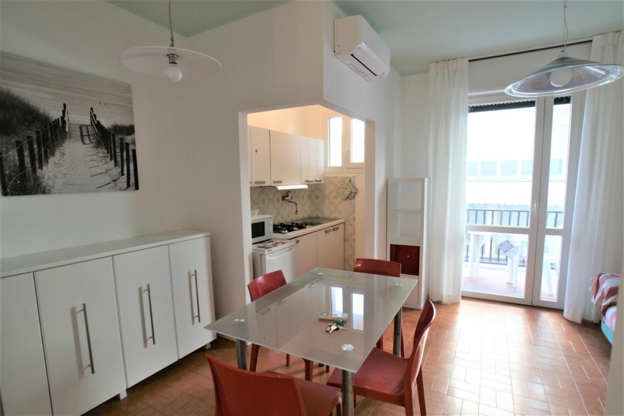 El Palmar Fronte Mare Apartment Lido di Jesolo Luaran gambar