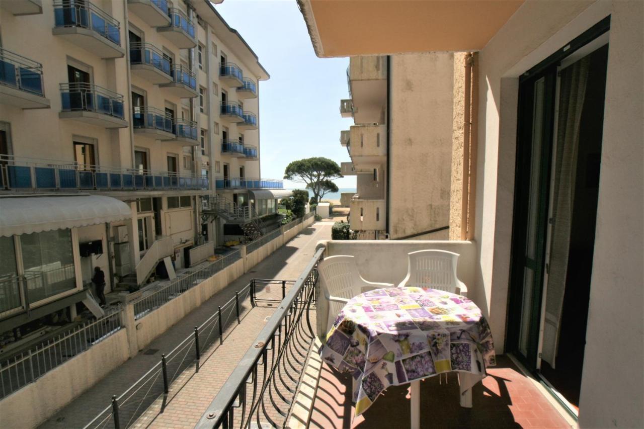 El Palmar Fronte Mare Apartment Lido di Jesolo Luaran gambar